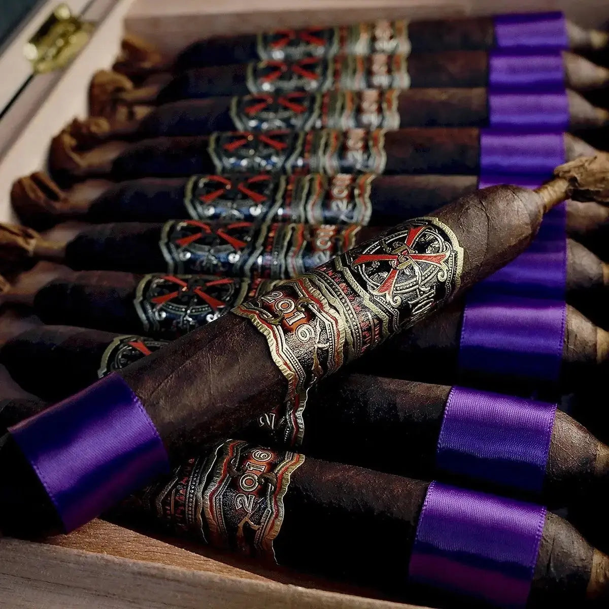 FFOX Heaven and Earth BBMF Maduro Arturo Fuente
