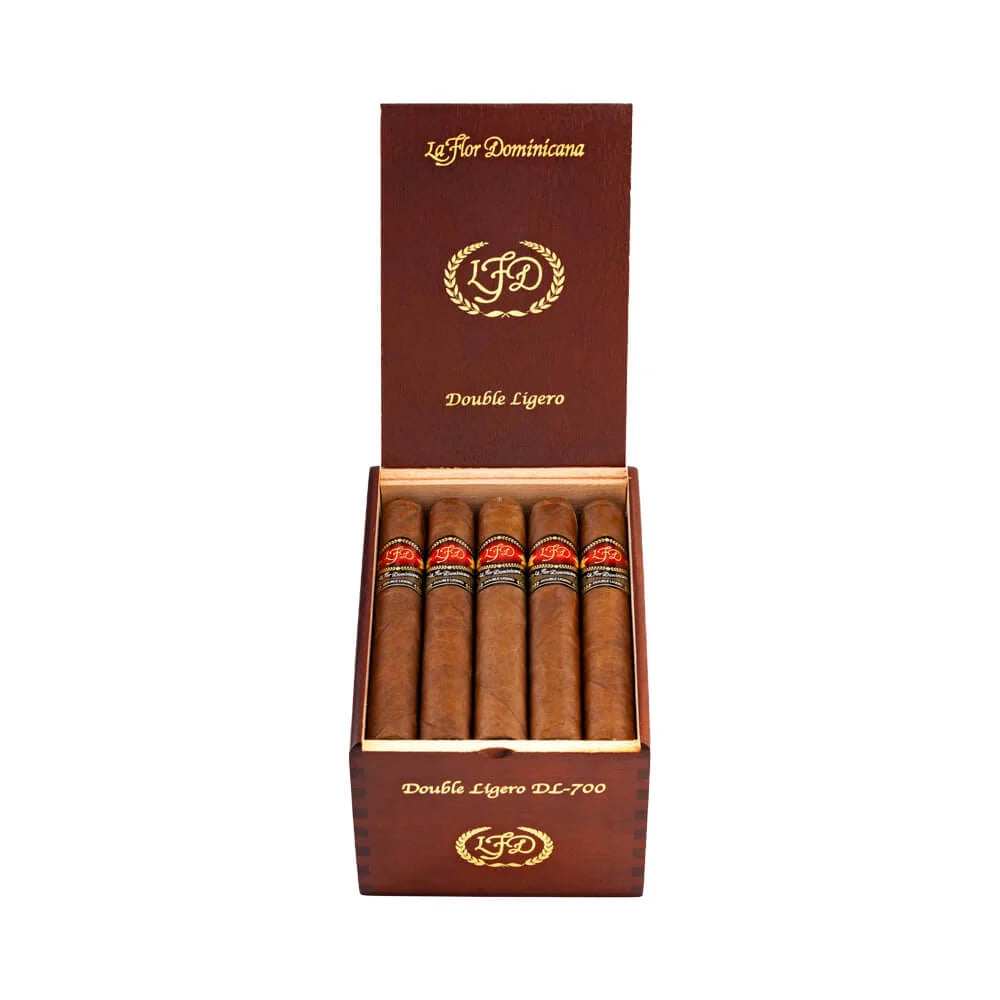 La Flor Dominicana Double Ligero 700