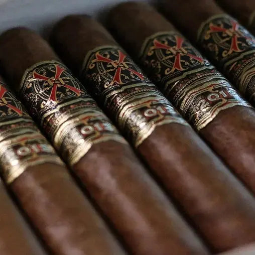 FFOX Heaven and Earth Tauros The Bull Natural Arturo Fuente