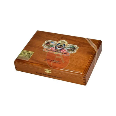 Ashton ESG 20 Yr. Salute Churchill Closed Box