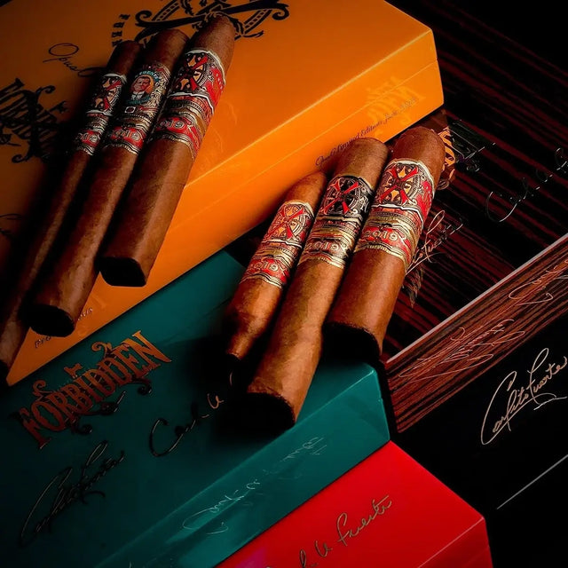 FFOX Opus6 ForbiddenX Humidor and Cigars Yellow Travel Humidor