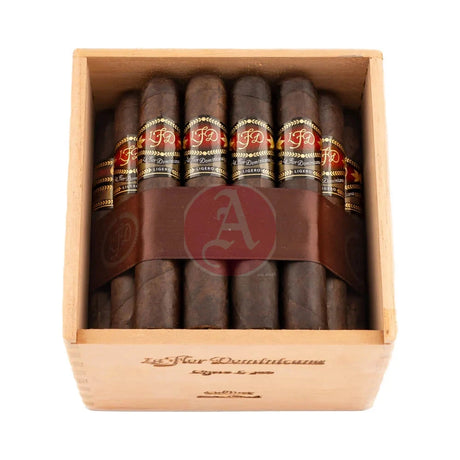 La Flor Dominicana Ligero Cabinet L-500 Oscuro Box of 24